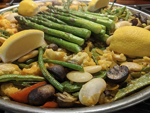 vegetarian paella in the pan